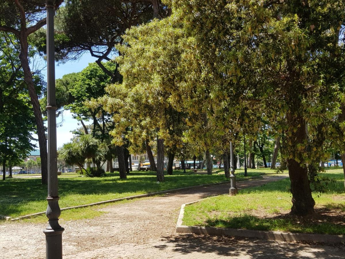 Historical Apartments By Seaside Viareggio Luaran gambar